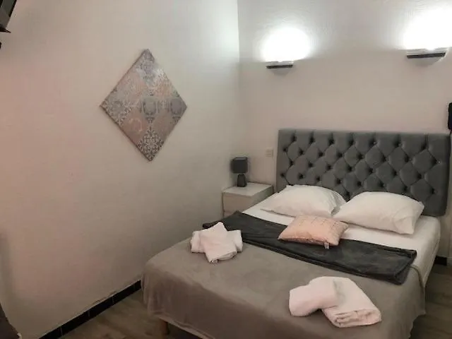 Hotel Le Castelet Saintes-Maries-de-la-Mer Francia
