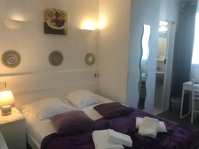 **  Hotel Le Castelet Saintes-Maries-de-la-Mer Francia