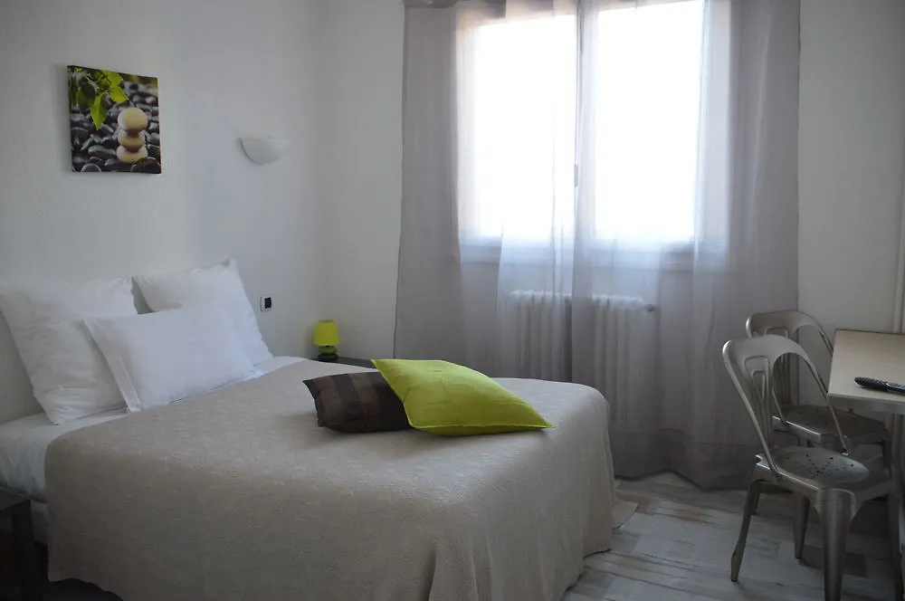 Hotel Le Castelet Saintes-Maries-de-la-Mer Francia