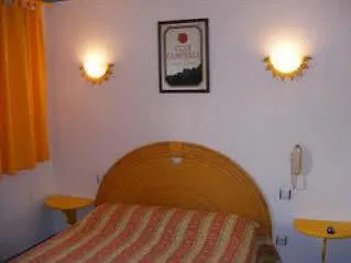 Hotel Le Castelet Saintes-Maries-de-la-Mer 2*,