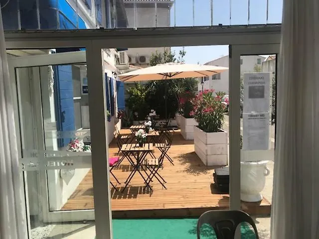 Le Castelet Hotel Saintes-Maries-de-la-Mer 2*,  France